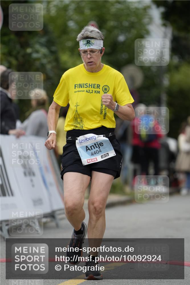 30.08.2026 - Blankeneser Heldenlauf Patografie http://msf.ph/oto/10092924 30.08.2026 12:52:43 Ziel 2254, 4392, 4404 meine-sportfotos.de