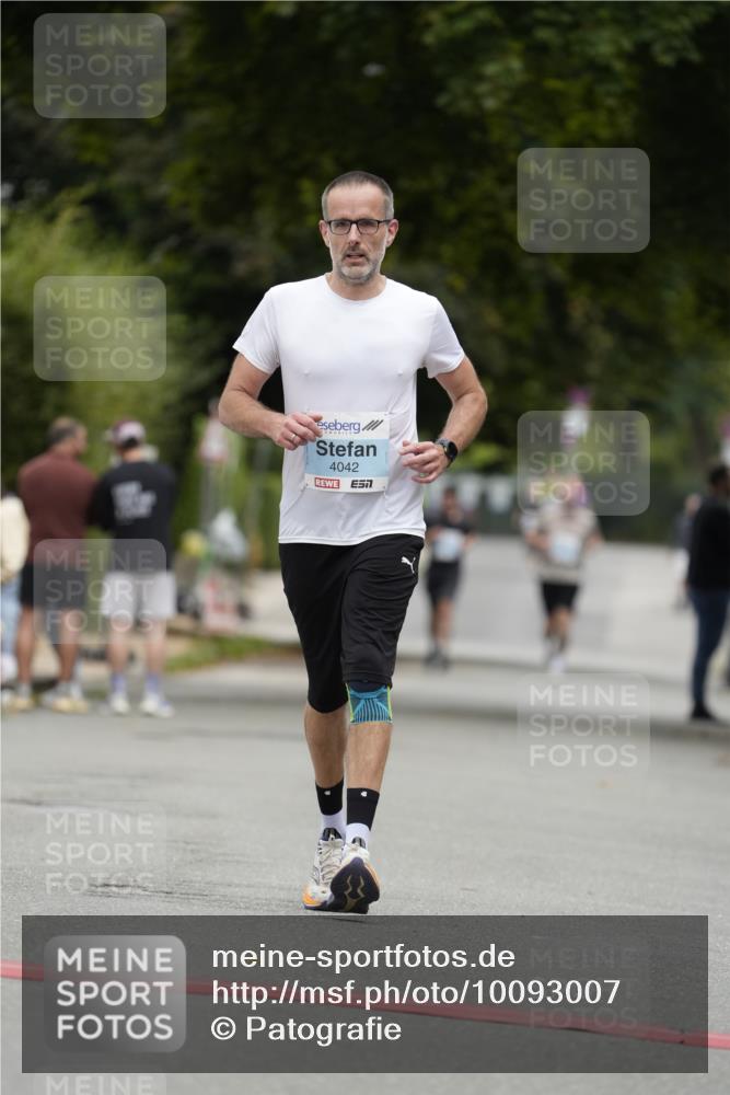 30.08.2026 - Blankeneser Heldenlauf Patografie http://msf.ph/oto/10093007 30.08.2026 12:58:20 Ziel 4034, 4042, 4331 meine-sportfotos.de