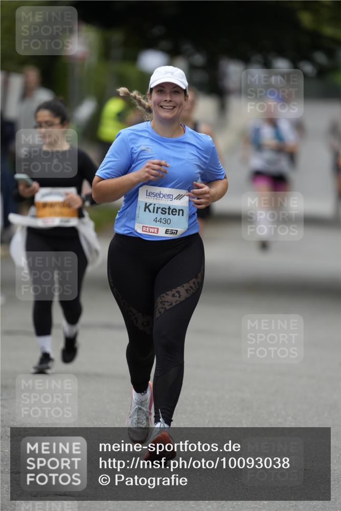 30.08.2026 - Blankeneser Heldenlauf Patografie http://msf.ph/oto/10093038 30.08.2026 13:00:35 Ziel 4430, 4431 meine-sportfotos.de
