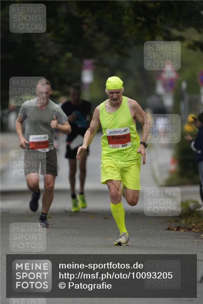 30.08.2026 - Blankeneser Heldenlauf Patografie http://msf.ph/oto/10093205 30.08.2026 09:22:02 Ziel 3585, 3674, 3711 meine-sportfotos.de