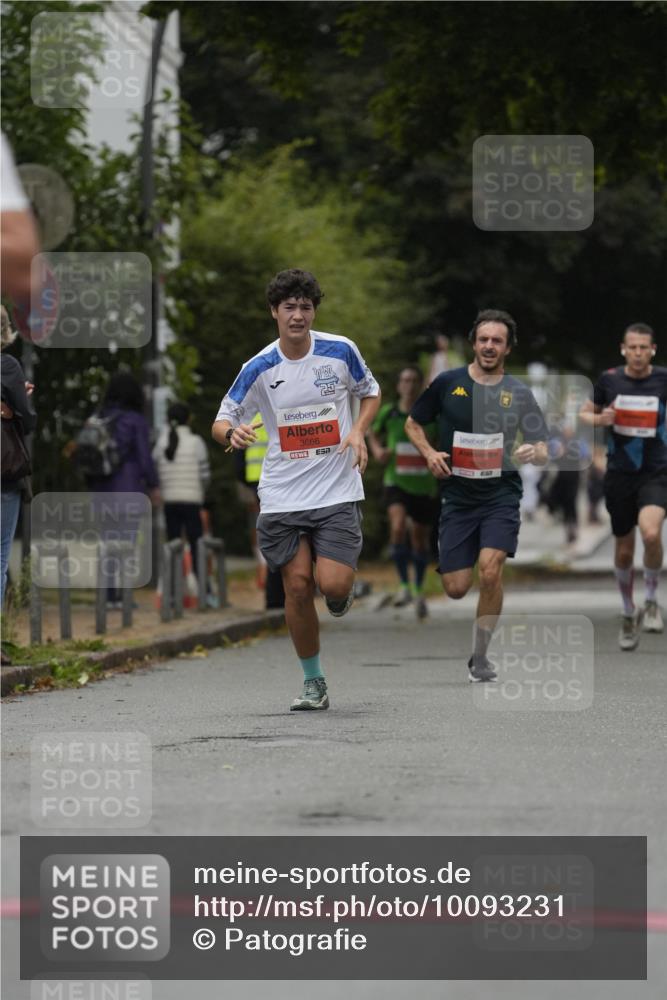 30.08.2026 - Blankeneser Heldenlauf Patografie http://msf.ph/oto/10093231 30.08.2026 09:22:37 Ziel 3509, 3525, 3609, 3666 meine-sportfotos.de