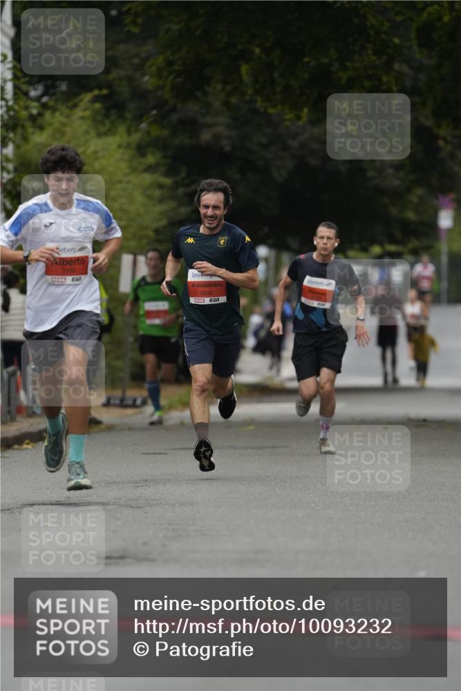 30.08.2026 - Blankeneser Heldenlauf Patografie http://msf.ph/oto/10093232 30.08.2026 09:22:38 Ziel 3509, 3525, 3609, 3666 meine-sportfotos.de
