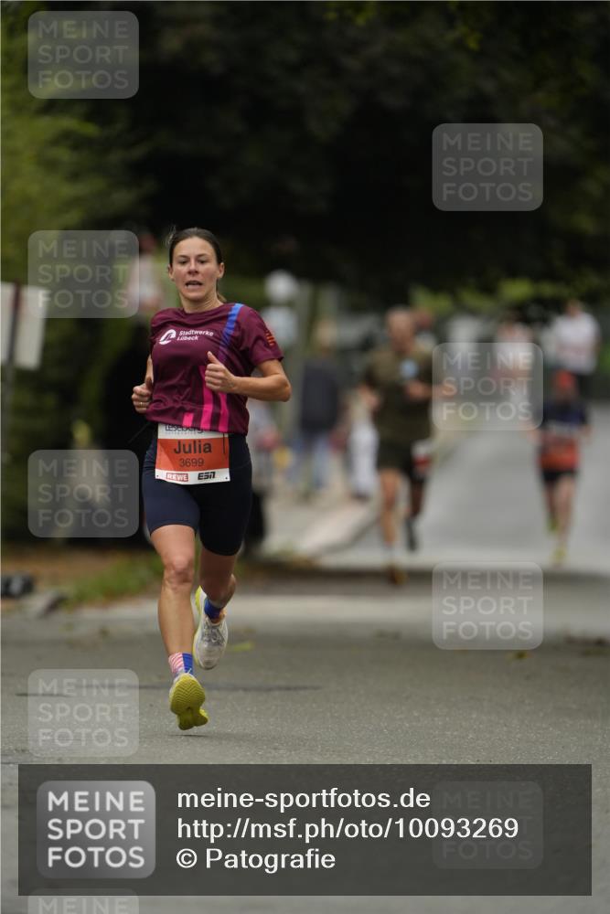 30.08.2026 - Blankeneser Heldenlauf Patografie http://msf.ph/oto/10093269 30.08.2026 09:23:42 Ziel 3699, 3710 meine-sportfotos.de