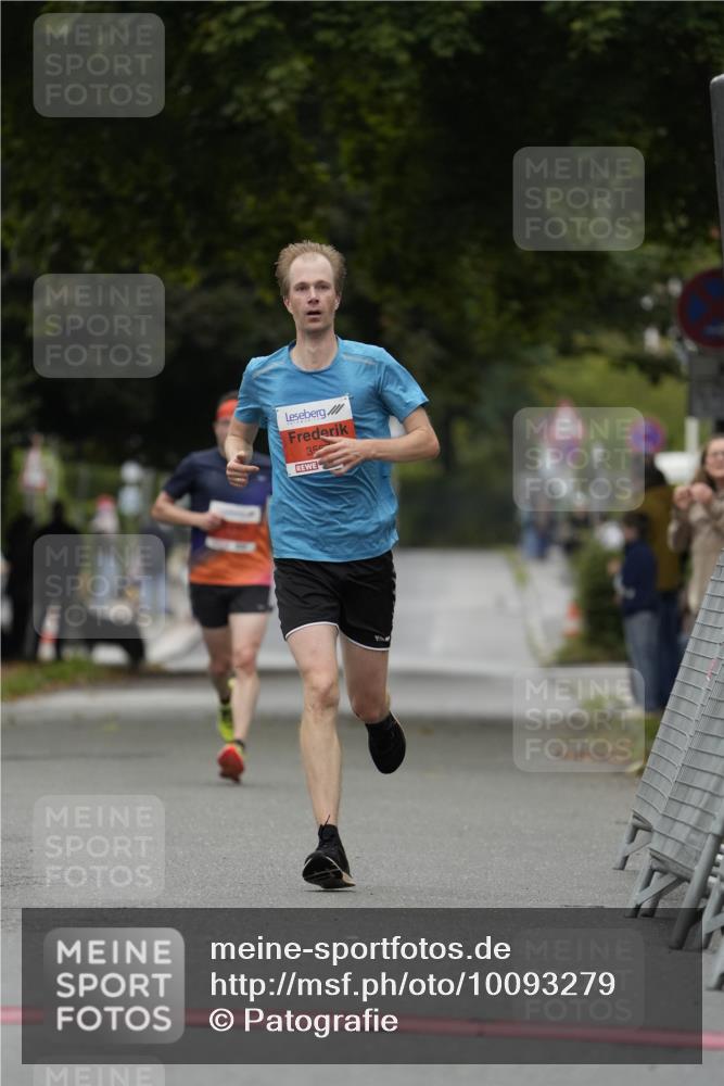 30.08.2026 - Blankeneser Heldenlauf Patografie http://msf.ph/oto/10093279 30.08.2026 09:24:02 Ziel 3556, 3567 meine-sportfotos.de