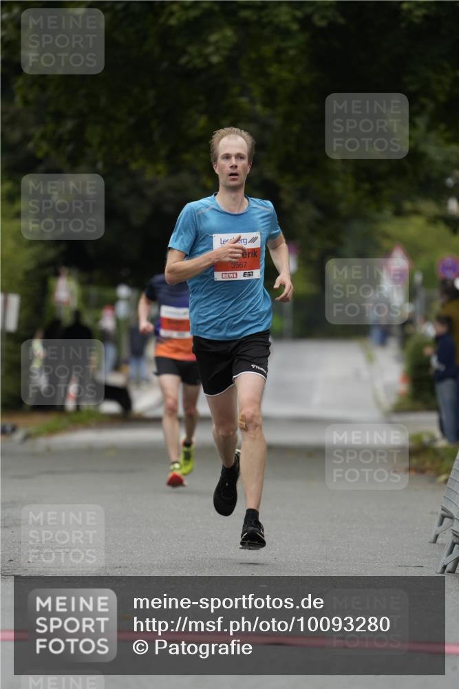 30.08.2026 - Blankeneser Heldenlauf Patografie http://msf.ph/oto/10093280 30.08.2026 09:24:03 Ziel 3556, 3567 meine-sportfotos.de