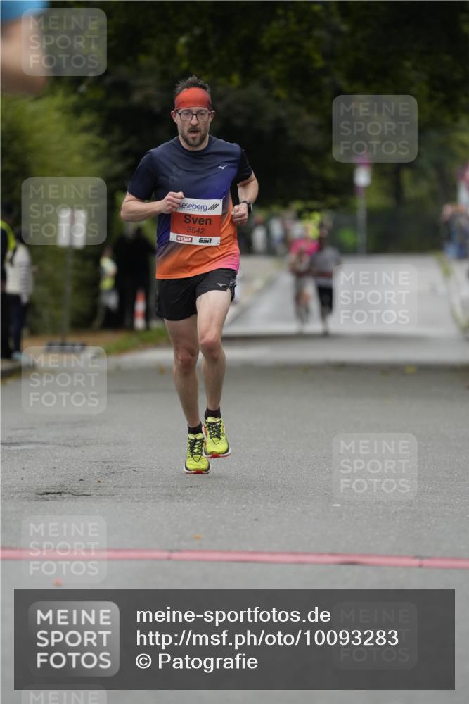 30.08.2026 - Blankeneser Heldenlauf Patografie http://msf.ph/oto/10093283 30.08.2026 09:24:06 Ziel 3542, 3556, 3567 meine-sportfotos.de