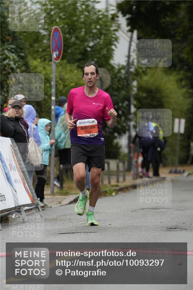 30.08.2026 - Blankeneser Heldenlauf Patografie http://msf.ph/oto/10093297 30.08.2026 09:24:34 Ziel 3575, 3642, 3683 meine-sportfotos.de