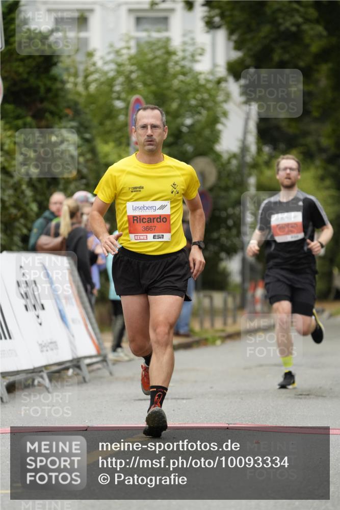 30.08.2026 - Blankeneser Heldenlauf Patografie http://msf.ph/oto/10093334 30.08.2026 09:25:56 Ziel 3633, 3667, 3698 meine-sportfotos.de