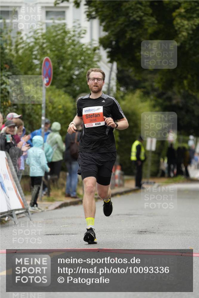 30.08.2026 - Blankeneser Heldenlauf Patografie http://msf.ph/oto/10093336 30.08.2026 09:25:57 Ziel 3633, 3667, 3698 meine-sportfotos.de