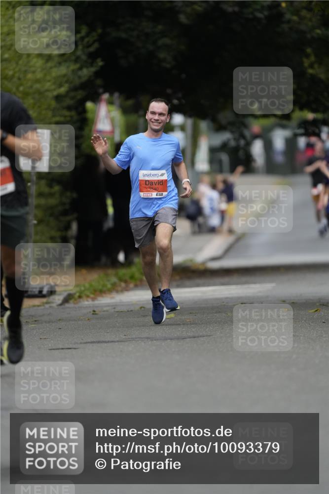 30.08.2026 - Blankeneser Heldenlauf Patografie http://msf.ph/oto/10093379 30.08.2026 09:27:18 Ziel 1681 meine-sportfotos.de