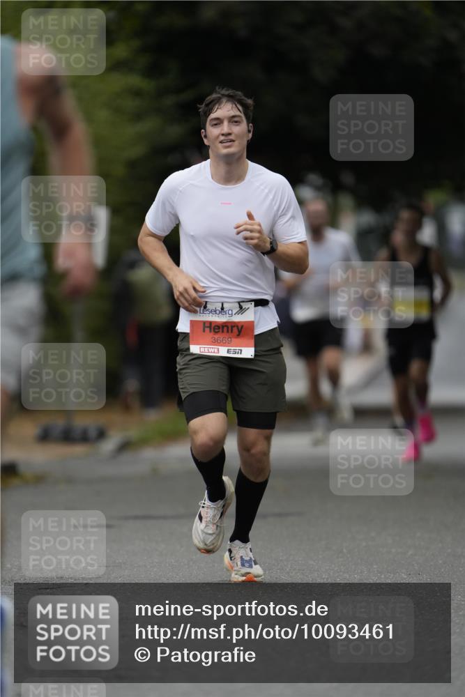 30.08.2026 - Blankeneser Heldenlauf Patografie http://msf.ph/oto/10093461 30.08.2026 09:28:36 Ziel 3560, 3669, 3684, 3708, 3719 meine-sportfotos.de