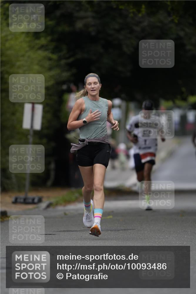 30.08.2026 - Blankeneser Heldenlauf Patografie http://msf.ph/oto/10093486 30.08.2026 09:28:55 Ziel 3514, 3515 meine-sportfotos.de