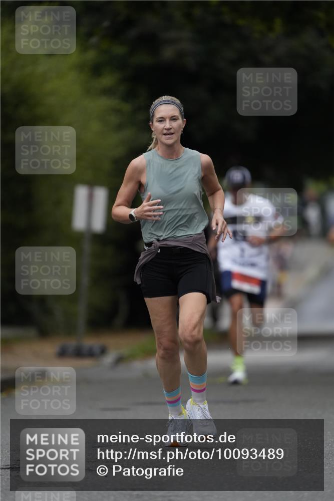 30.08.2026 - Blankeneser Heldenlauf Patografie http://msf.ph/oto/10093489 30.08.2026 09:28:57 Ziel 3514, 3515, 3735 meine-sportfotos.de