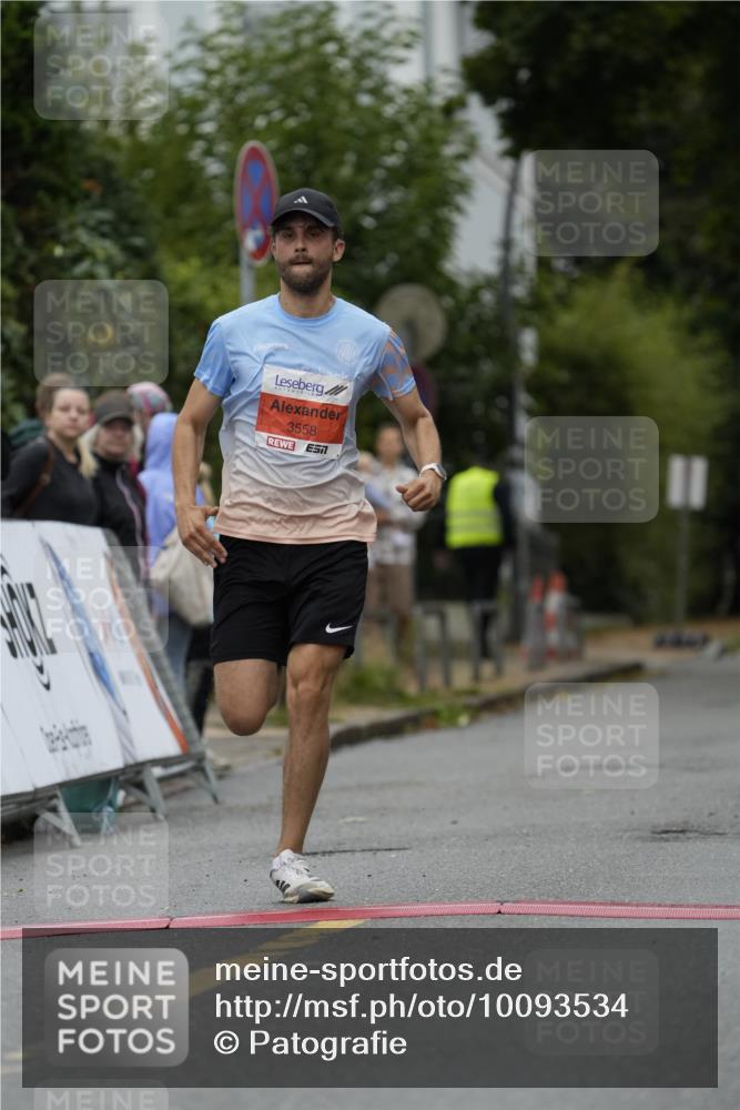 30.08.2026 - Blankeneser Heldenlauf Patografie http://msf.ph/oto/10093534 30.08.2026 09:29:45 Ziel 3558, 3671 meine-sportfotos.de