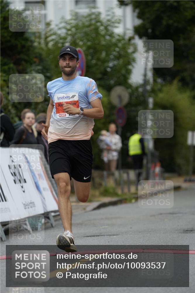 30.08.2026 - Blankeneser Heldenlauf Patografie http://msf.ph/oto/10093537 30.08.2026 09:29:46 Ziel 3558, 3671 meine-sportfotos.de