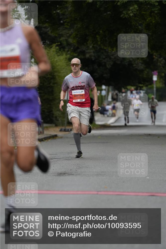 30.08.2026 - Blankeneser Heldenlauf Patografie http://msf.ph/oto/10093595 30.08.2026 09:30:42 Ziel 3518, 3544, 3730 meine-sportfotos.de