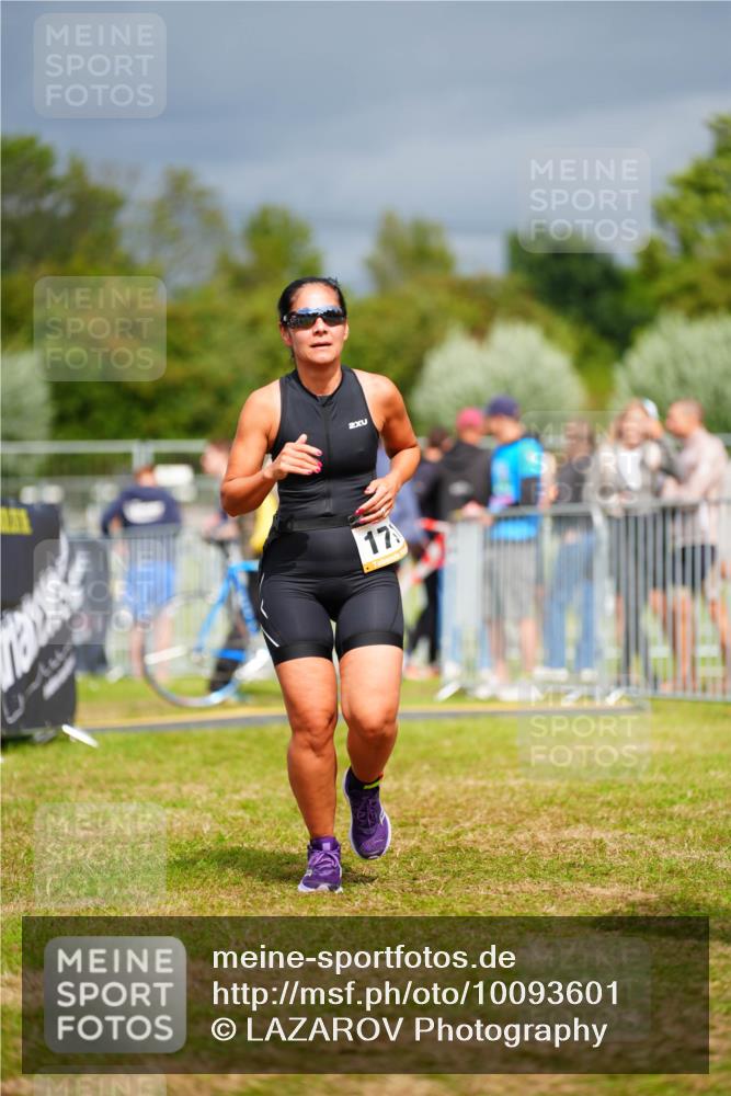 30.08.2026 - Elbe Triathlon Hamburg LAZAROV Photography http://msf.ph/oto/10093601 30.08.2026 14:31:29 Laufen 17 meine-sportfotos.de