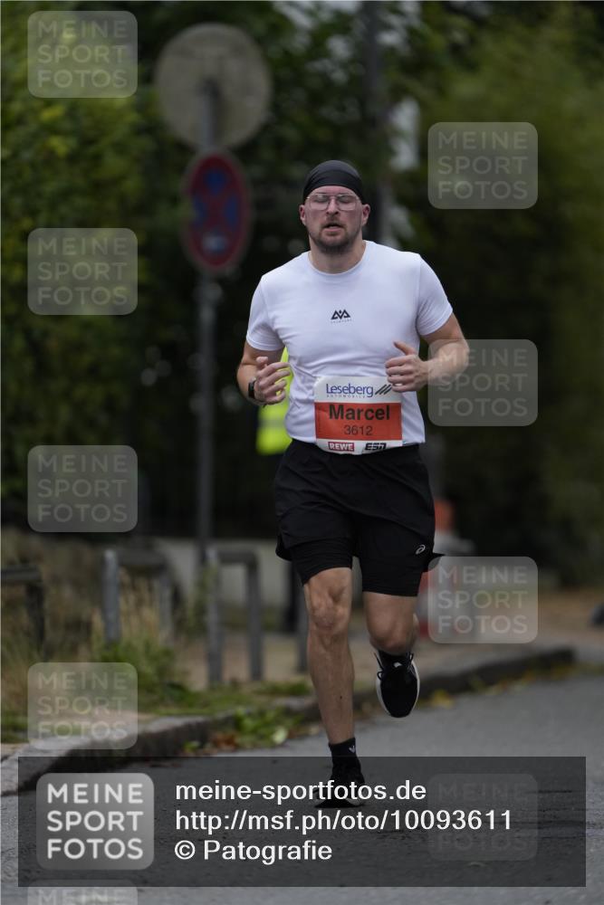30.08.2026 - Blankeneser Heldenlauf Patografie http://msf.ph/oto/10093611 30.08.2026 09:30:49 Ziel 3544, 3610, 3612 meine-sportfotos.de