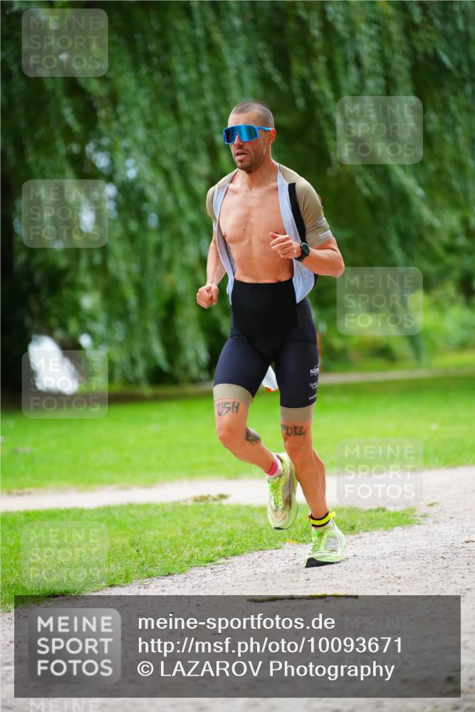 30.08.2026 - Elbe Triathlon Hamburg LAZAROV Photography http://msf.ph/oto/10093671 30.08.2026 15:16:15 Laufen  meine-sportfotos.de