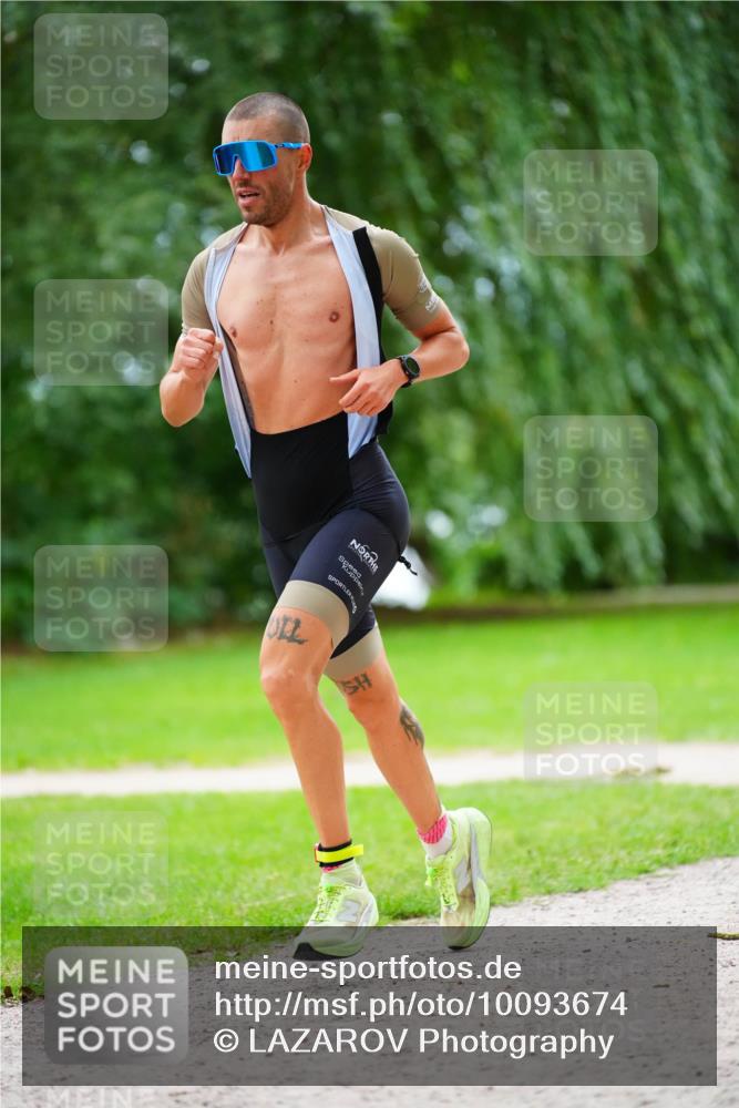 30.08.2026 - Elbe Triathlon Hamburg LAZAROV Photography http://msf.ph/oto/10093674 30.08.2026 15:16:15 Laufen 710 meine-sportfotos.de