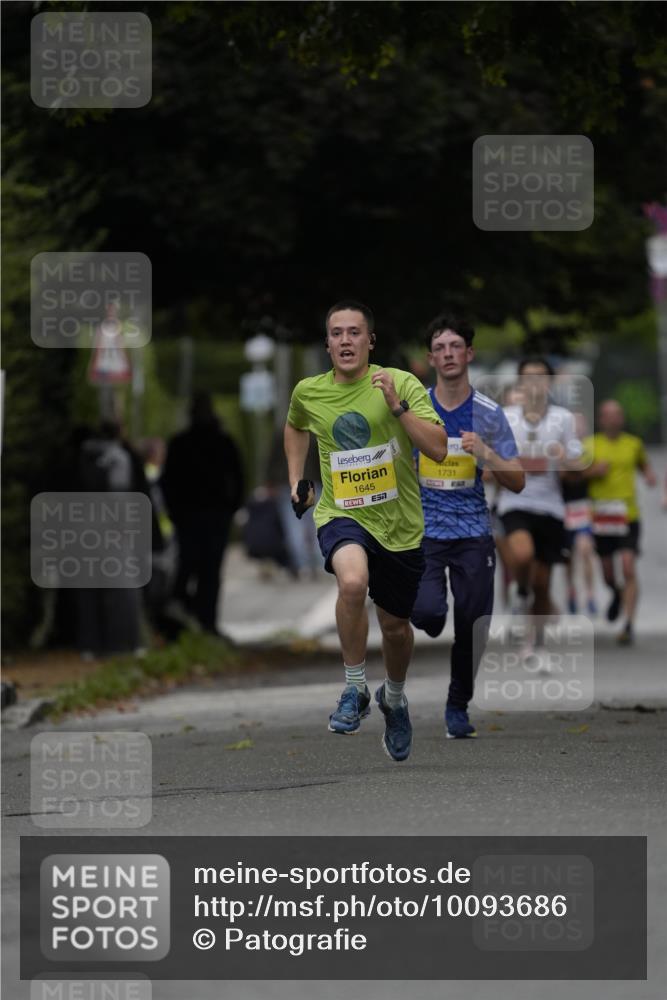 30.08.2026 - Blankeneser Heldenlauf Patografie http://msf.ph/oto/10093686 30.08.2026 09:31:38 Ziel 1023, 1597, 3598, 3707 meine-sportfotos.de