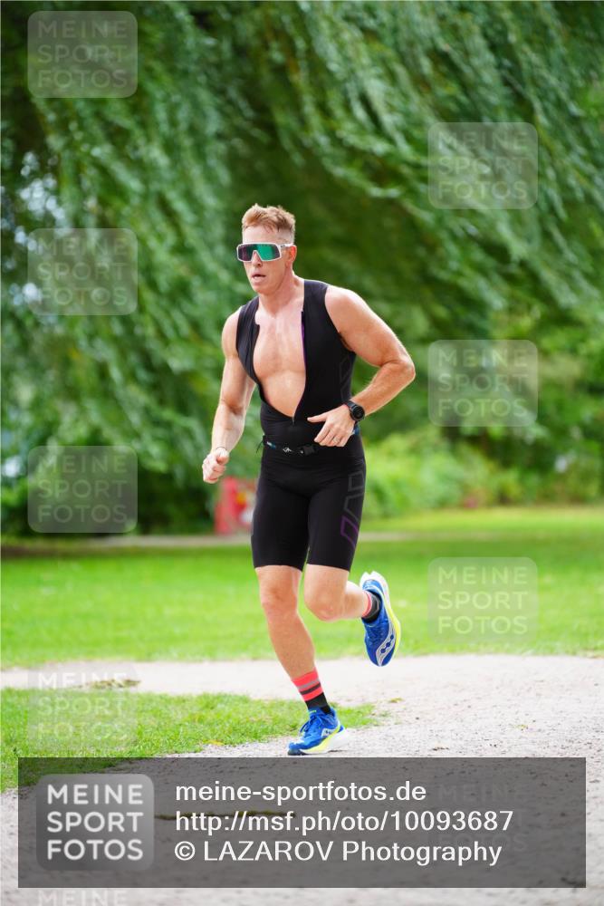30.08.2026 - Elbe Triathlon Hamburg LAZAROV Photography http://msf.ph/oto/10093687 30.08.2026 15:16:29 Laufen  meine-sportfotos.de