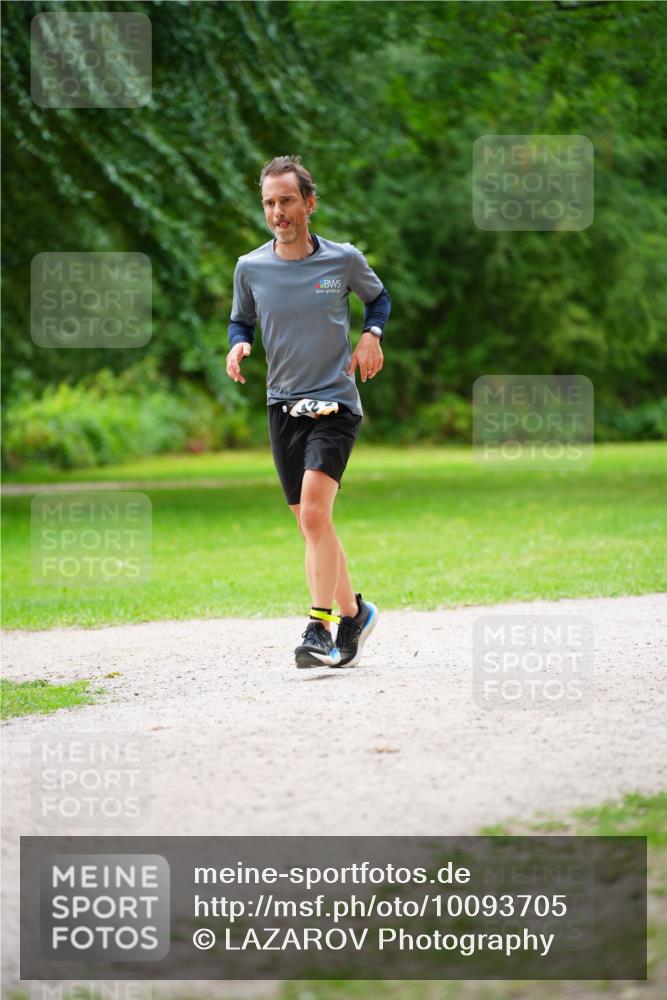 30.08.2026 - Elbe Triathlon Hamburg LAZAROV Photography http://msf.ph/oto/10093705 30.08.2026 15:17:32 Laufen  meine-sportfotos.de