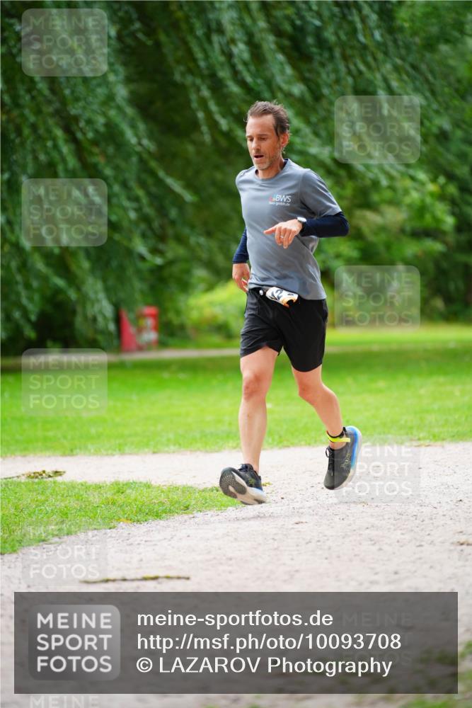 30.08.2026 - Elbe Triathlon Hamburg LAZAROV Photography http://msf.ph/oto/10093708 30.08.2026 15:17:33 Laufen  meine-sportfotos.de