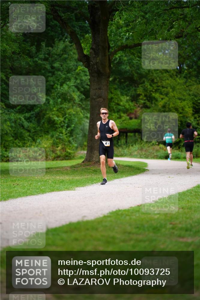 30.08.2026 - Elbe Triathlon Hamburg LAZAROV Photography http://msf.ph/oto/10093725 30.08.2026 15:19:11 Laufen 42 meine-sportfotos.de