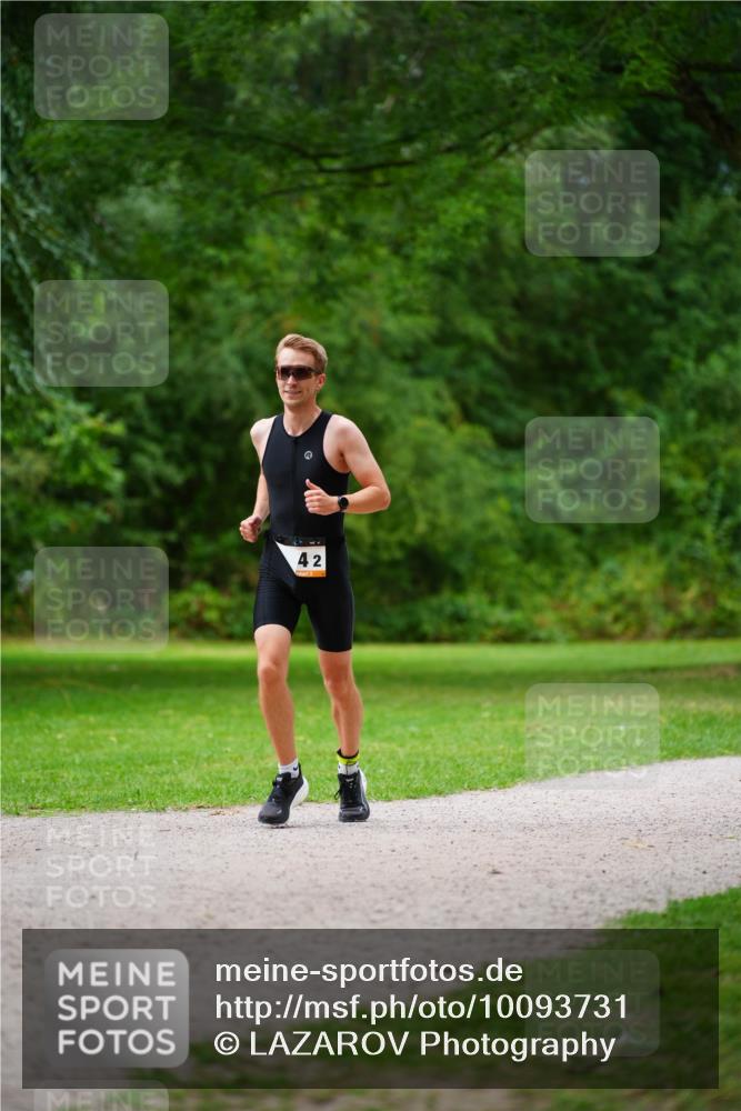 30.08.2026 - Elbe Triathlon Hamburg LAZAROV Photography http://msf.ph/oto/10093731 30.08.2026 15:19:15 Laufen 42 meine-sportfotos.de