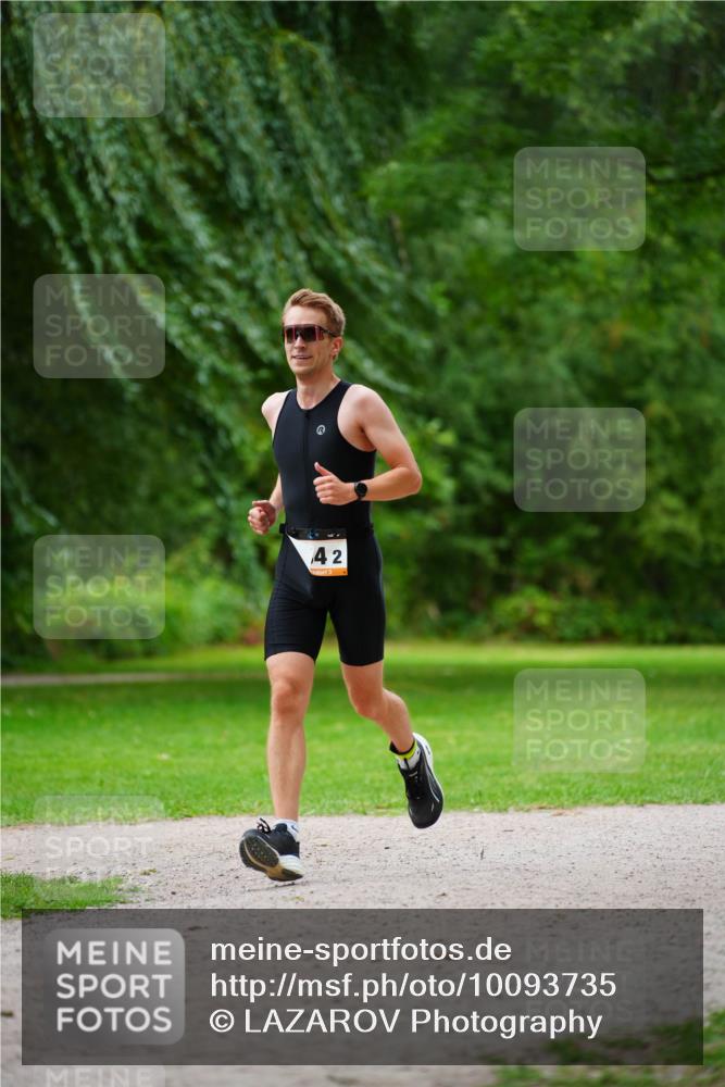 30.08.2026 - Elbe Triathlon Hamburg LAZAROV Photography http://msf.ph/oto/10093735 30.08.2026 15:19:16 Laufen 42, 3 meine-sportfotos.de