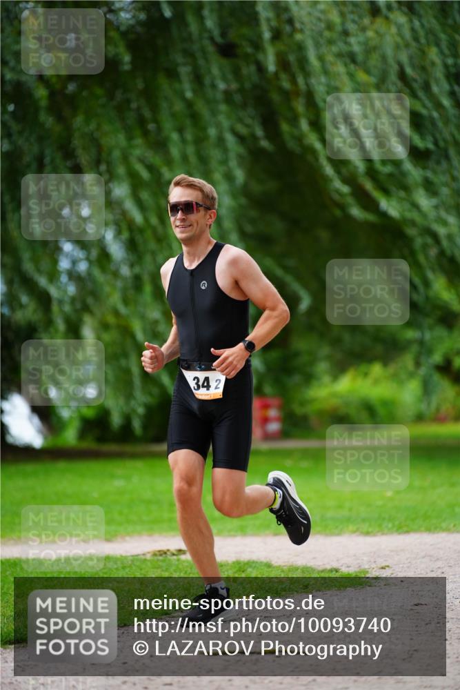 30.08.2026 - Elbe Triathlon Hamburg LAZAROV Photography http://msf.ph/oto/10093740 30.08.2026 15:19:17 Laufen 34, 2, 3 meine-sportfotos.de