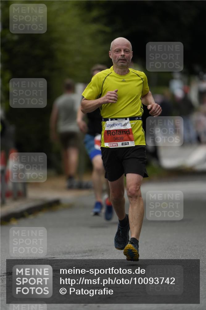 30.08.2026 - Blankeneser Heldenlauf Patografie http://msf.ph/oto/10093742 30.08.2026 09:32:01 Ziel 1553, 3639, 3644 meine-sportfotos.de