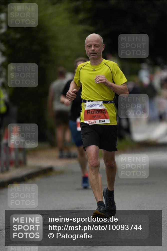 30.08.2026 - Blankeneser Heldenlauf Patografie http://msf.ph/oto/10093744 30.08.2026 09:32:01 Ziel 1553, 3639, 3644 meine-sportfotos.de
