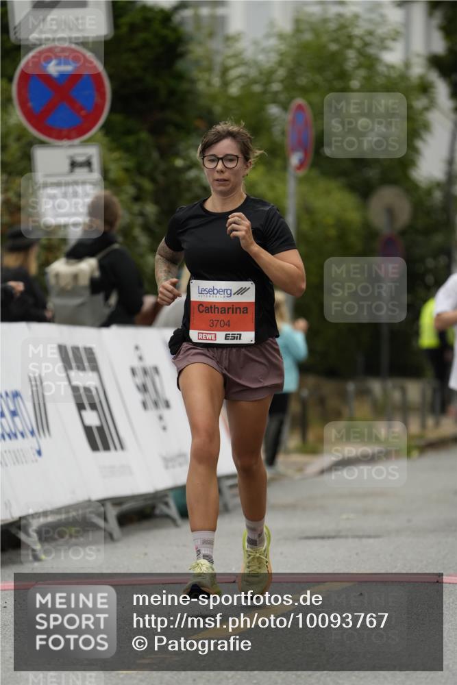 30.08.2026 - Blankeneser Heldenlauf Patografie http://msf.ph/oto/10093767 30.08.2026 09:32:18 Ziel 1521, 3618, 3670, 3704 meine-sportfotos.de