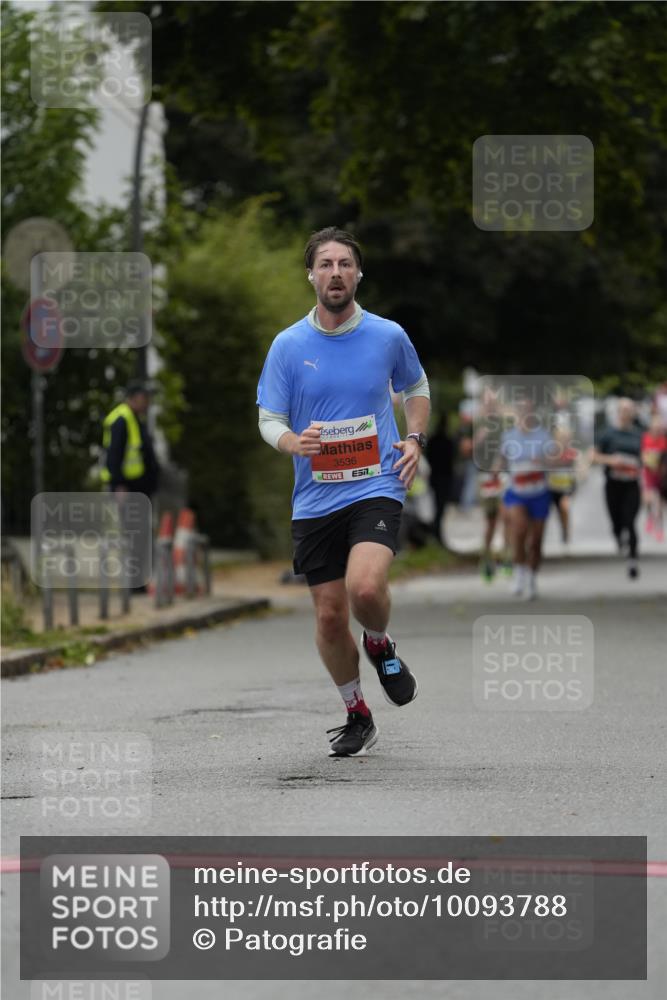 30.08.2026 - Blankeneser Heldenlauf Patografie http://msf.ph/oto/10093788 30.08.2026 09:32:33 Ziel 1439, 3536, 3554 meine-sportfotos.de