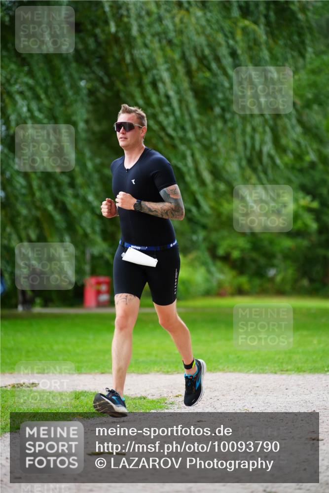 30.08.2026 - Elbe Triathlon Hamburg LAZAROV Photography http://msf.ph/oto/10093790 30.08.2026 15:20:55 Laufen  meine-sportfotos.de