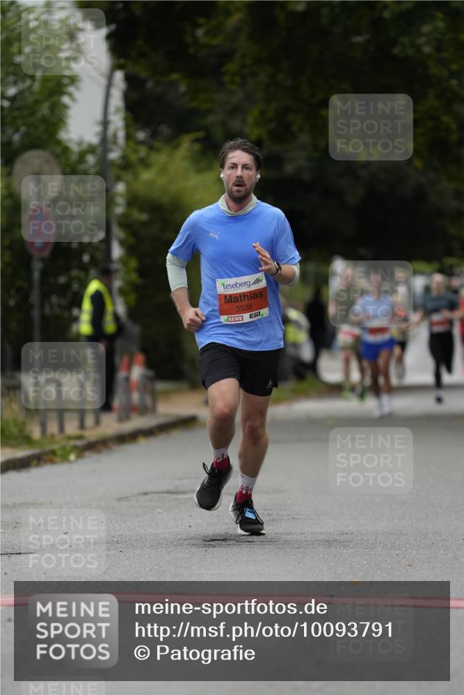 30.08.2026 - Blankeneser Heldenlauf Patografie http://msf.ph/oto/10093791 30.08.2026 09:32:34 Ziel 1439, 3536, 3554 meine-sportfotos.de