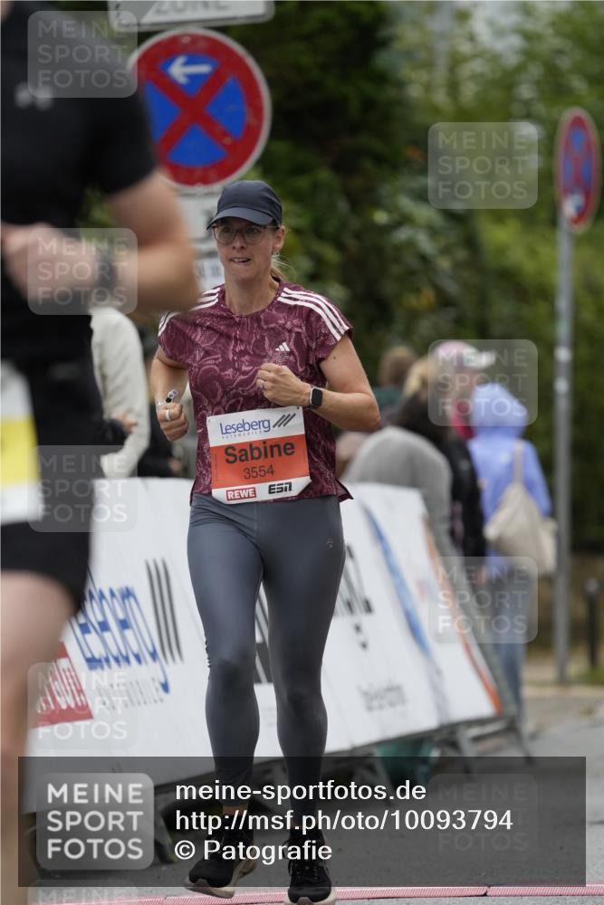 30.08.2026 - Blankeneser Heldenlauf Patografie http://msf.ph/oto/10093794 30.08.2026 09:32:35 Ziel 1439, 3536, 3554 meine-sportfotos.de