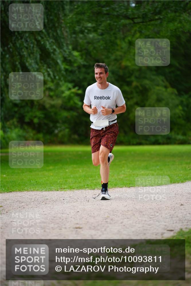 30.08.2026 - Elbe Triathlon Hamburg LAZAROV Photography http://msf.ph/oto/10093811 30.08.2026 15:21:12 Laufen  meine-sportfotos.de