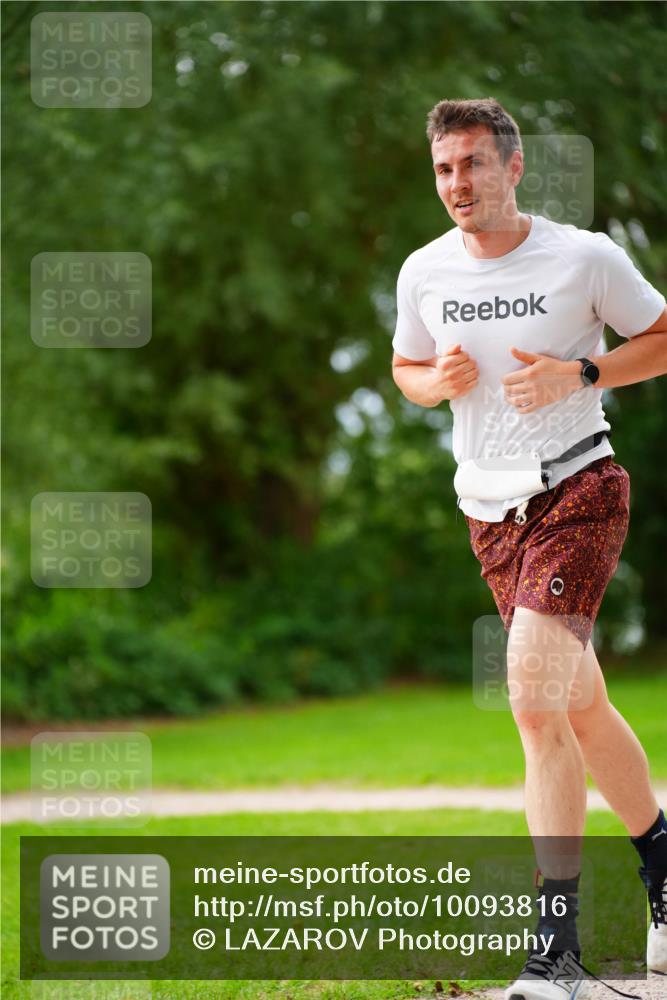30.08.2026 - Elbe Triathlon Hamburg LAZAROV Photography http://msf.ph/oto/10093816 30.08.2026 15:21:14 Laufen  meine-sportfotos.de