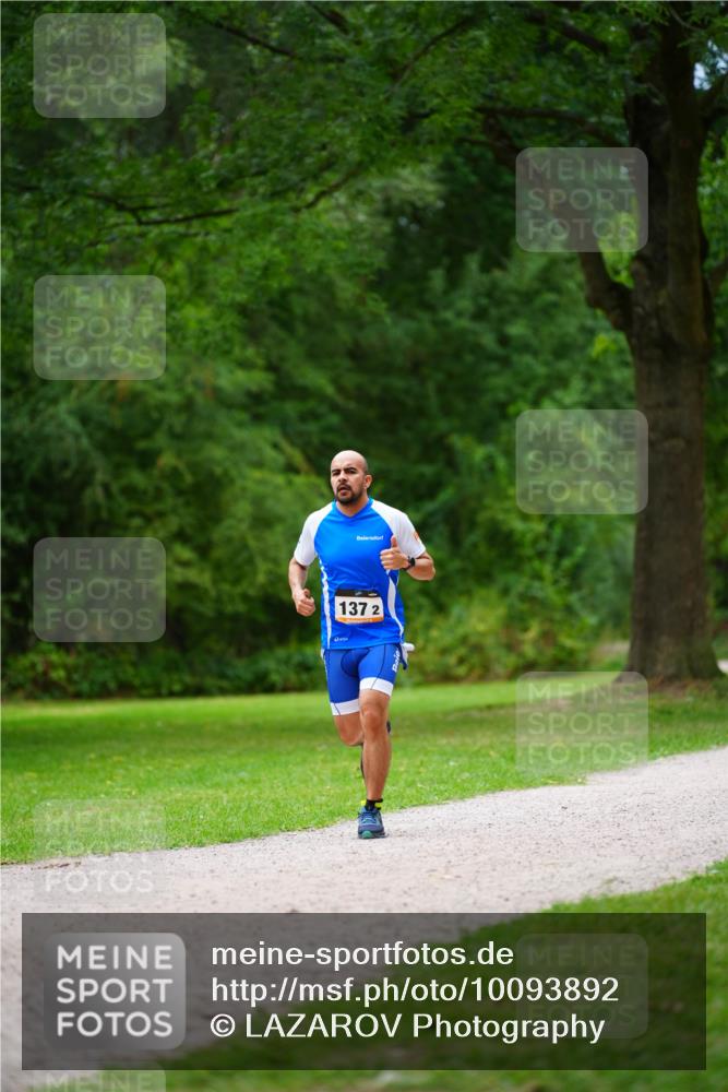 30.08.2026 - Elbe Triathlon Hamburg LAZAROV Photography http://msf.ph/oto/10093892 30.08.2026 15:24:17 Laufen 137, 2 meine-sportfotos.de