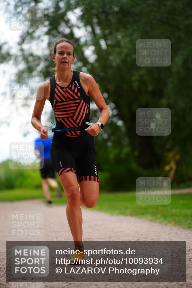 30.08.2026 - Elbe Triathlon Hamburg LAZAROV Photography http://msf.ph/oto/10093934 30.08.2026 15:26:11 Laufen 2 meine-sportfotos.de