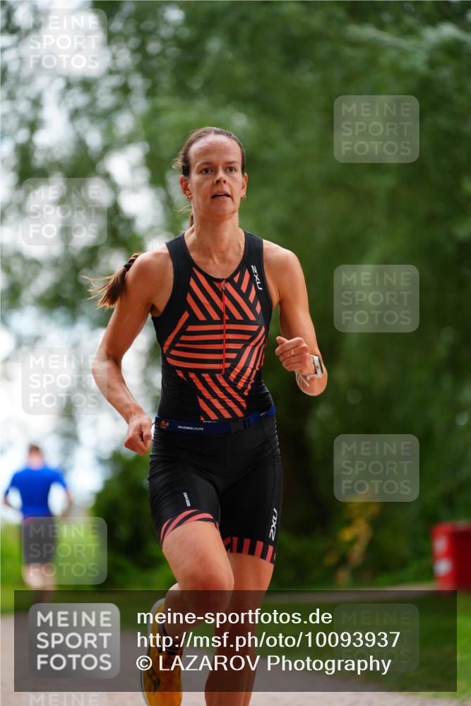 30.08.2026 - Elbe Triathlon Hamburg LAZAROV Photography http://msf.ph/oto/10093937 30.08.2026 15:26:12 Laufen 4 meine-sportfotos.de