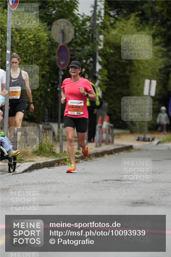 30.08.2026 - Blankeneser Heldenlauf Patografie http://msf.ph/oto/10093939 30.08.2026 09:33:48 Ziel 1373, 1500 meine-sportfotos.de
