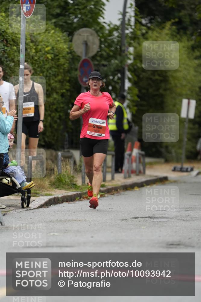 30.08.2026 - Blankeneser Heldenlauf Patografie http://msf.ph/oto/10093942 30.08.2026 09:33:48 Ziel 1373, 1500 meine-sportfotos.de