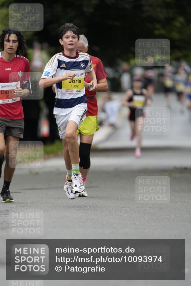 30.08.2026 - Blankeneser Heldenlauf Patografie http://msf.ph/oto/10093974 30.08.2026 09:34:14 Ziel 1226, 1382, 1800, 3636 meine-sportfotos.de