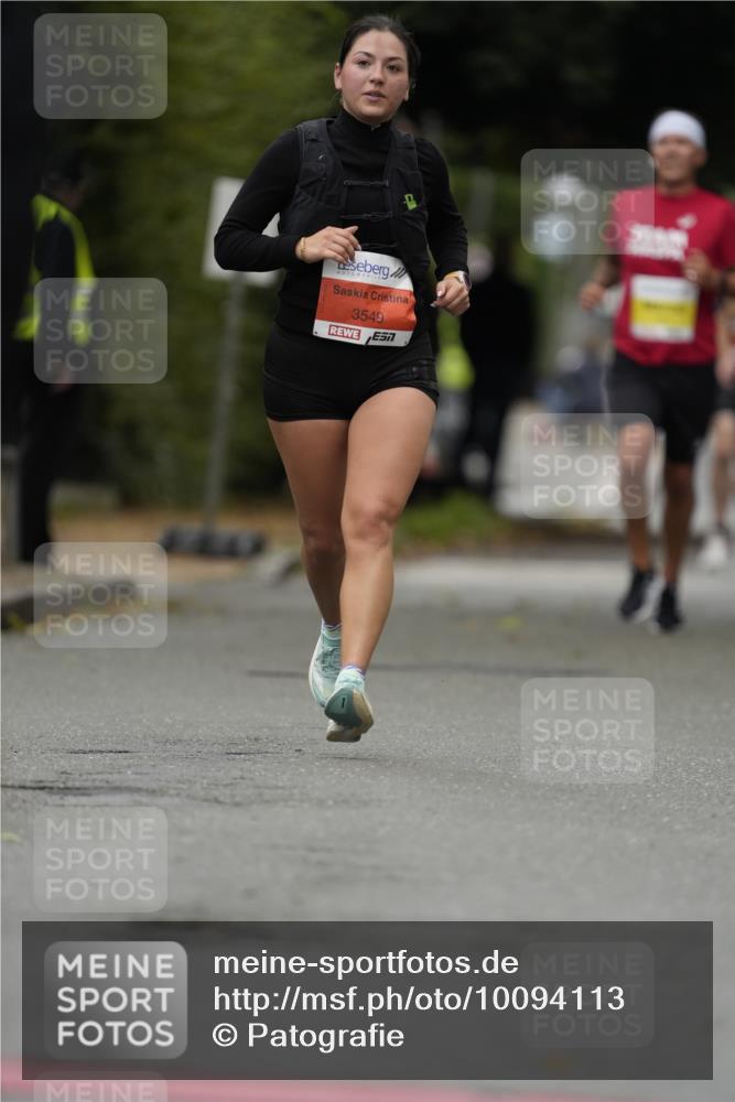 30.08.2026 - Blankeneser Heldenlauf Patografie http://msf.ph/oto/10094113 30.08.2026 09:35:27 Ziel 3519, 3578, 3579 meine-sportfotos.de