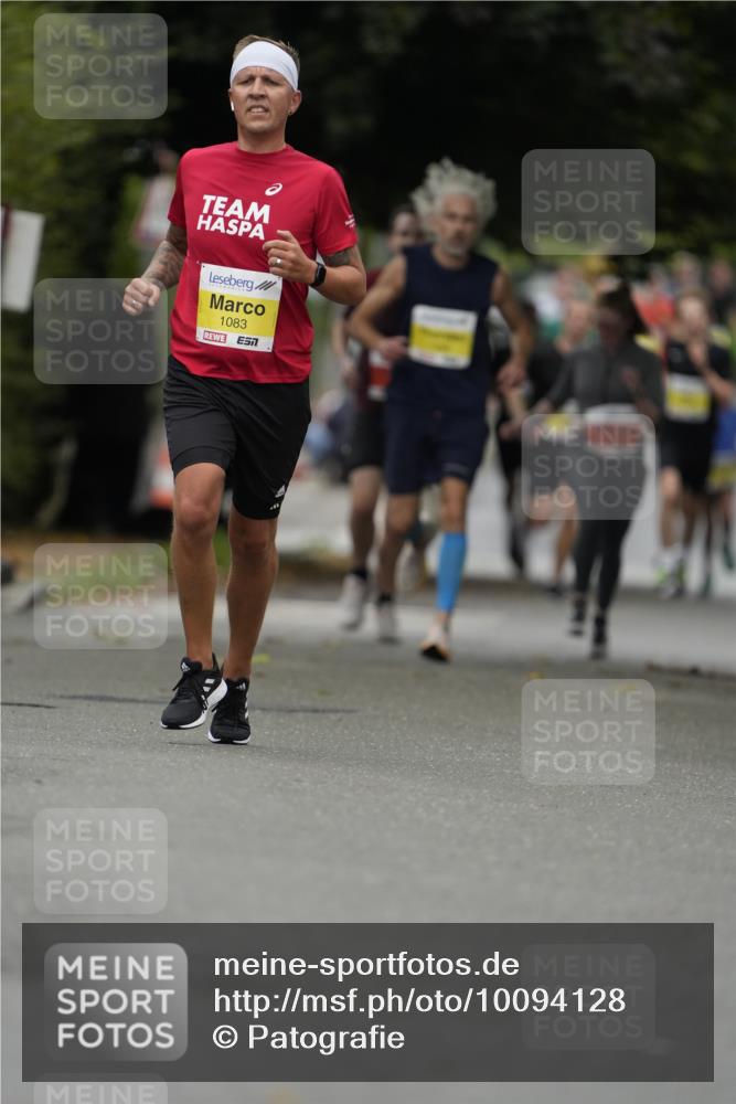30.08.2026 - Blankeneser Heldenlauf Patografie http://msf.ph/oto/10094128 30.08.2026 09:35:32 Ziel 3549, 3578, 3579 meine-sportfotos.de