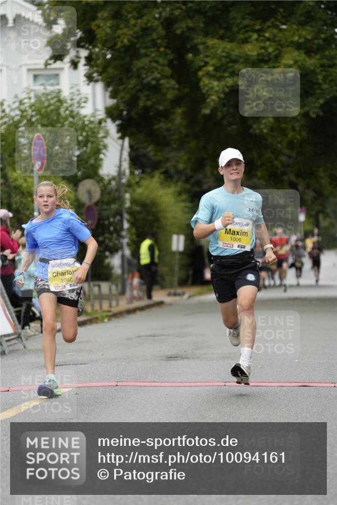 30.08.2026 - Blankeneser Heldenlauf Patografie http://msf.ph/oto/10094161 30.08.2026 09:35:52 Ziel 1006, 1087, 1294, 1474, 1585, 3566, 3720 meine-sportfotos.de